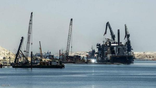 قناة السويس تسجل رقما قياسيا بأكبر عبور للسفن