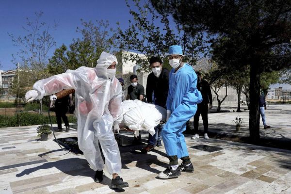 بيانات حكومية مسربة: عدد وفيات «كورونا» في إيران ثلاثة أضعاف المعلن رسمياً