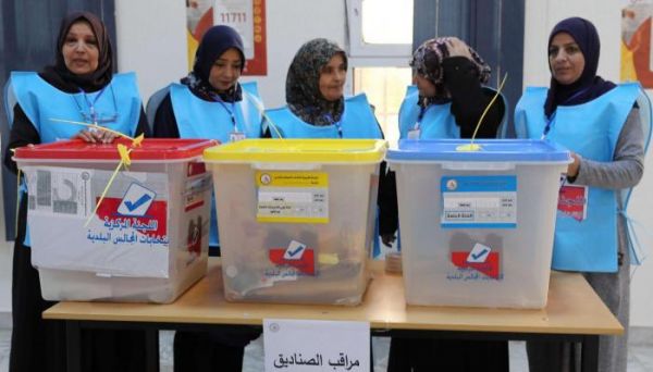 الليبيون يواصلون التسجيل في كشوف الناخبين