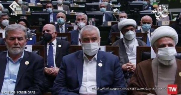 وصفوه بـ" الخنوع".. إسماعيل هنية يثير عاصفة انتقادات بعد حضوره حفل تنصيب الرئيس الإيراني