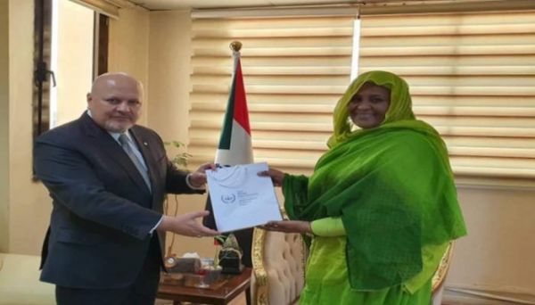 مدعي"الجنائية" يزور الخرطوم.. مشاورات لمحاكمة مجرمي "حرب دارفور"