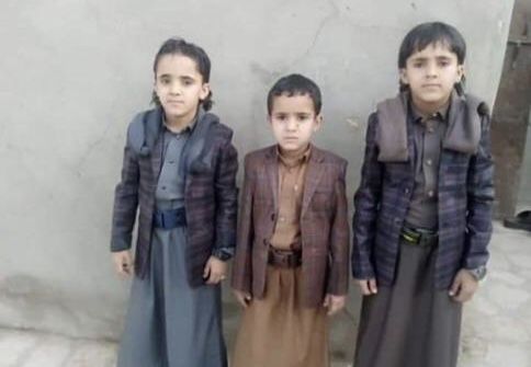 وفاة 3 أطفال أشقاء لأسرة نازحة من إب غرقًا في قنوات التصريف المائية لسد مأرب