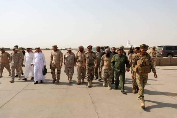 السفير السعودي في اليمن يعلن بدء إخراج الوحدات العسكرية من عدن وإعادة القوات في أبين لمواقعها