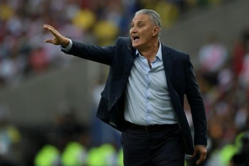 مدرب البرازيل يستدعي نيمار للقاء كولومبيا والبيرو 