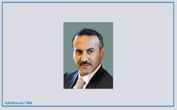 أحمد علي عبدالله صالح يُعزي الشيخ سيف المقدشي في وفاة نجله