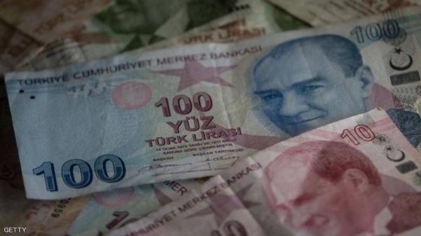 الليرة التركية تواصل هبوطها والبيانات تظهر عجزا قياسيا الميزانية 