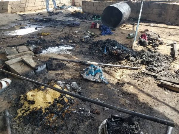 إصابة امرأة وطفلتها جراء حريق التهم خيمة نزوحهما بالخوخة