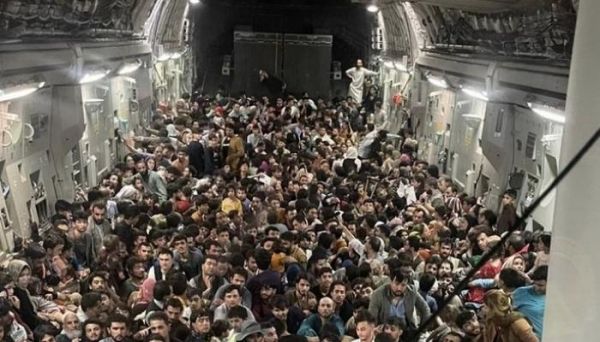 رقم قياسي.. البنتاجون يكشف حمولة طائرة الإجلاء من كابول