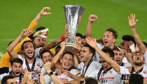 14 عاما تتوج إشبيلية على عرش الدوري الأوروبي