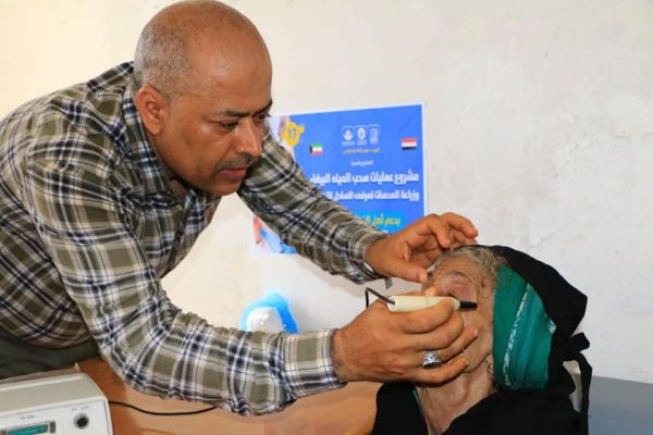 برعاية محافظ الحديدة.. تدشين مخيم طبي مجاني في حيس لمكافحة العمى وأمراض العيون