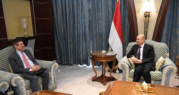 رئيس مجلس القيادة الرئاسي يستقبل السفير الاميركي للبحث في دعم الاصلاحات الاقتصادية والخدمية  