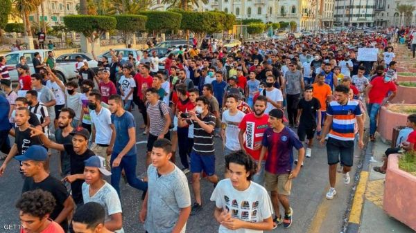 ليبيا.. المحتجون يمهلون حكومة الوفاق 24 ساعة لتقديم استقالتها