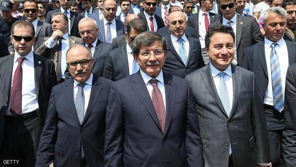 وسط الاستقالات "الخطيرة".. التصدع ينتشر في قلعة أردوغان