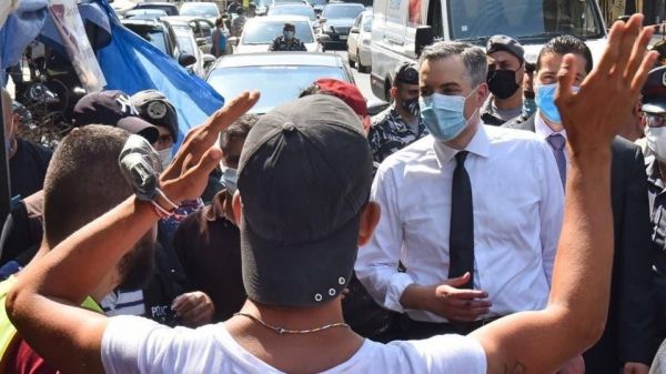 لبنان.. مواطنون يطردون رئيس الحكومة المكلف من حي الجميزة ببيروت