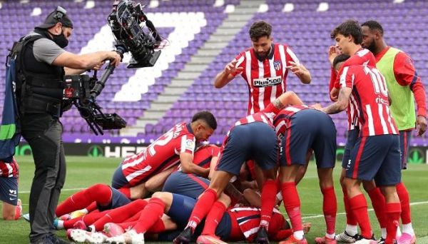 مفاجأة.. برشلونة يطلب ضم نجم أتلتيكو مدريد بدون مقابل
