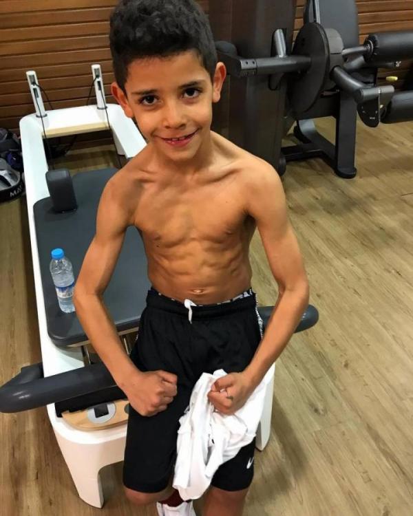رونالدو الطفل يتفوق على والده في يوفنتوس