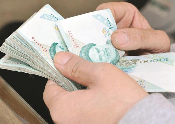 انخفاض قياسي جديد للانهيار العملة الإيرانية