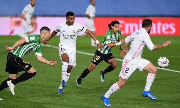 الريال يواصل انتصاراته ويتربع على عرش الصدارة 