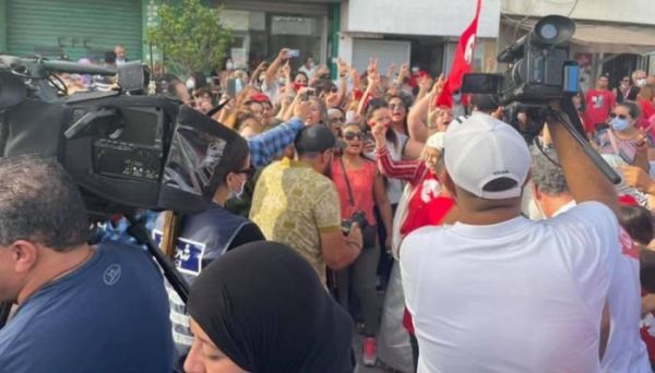 مطالب تونسية بغلق مقر "اتحاد القرضاوي" الإخواني
