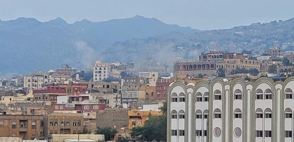 مليشيا الحوثي تجدد قصف الأحياء الشرقية لتعز بالسلاح الثقيل 