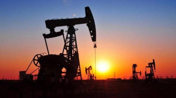 النفط ينخفض وسط توتّرات الحرب التجارية