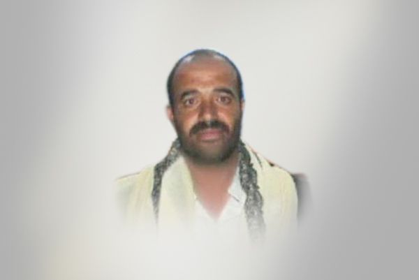 مسلحو مشرف حوثي يقتلون منتسبا للداخلية أمام زوجته وأطفاله بذمار 