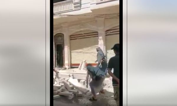 هددته بالقتل.. عصابة حوثية تعتدي على منزل مستثمر في صنعاء المختطفة 