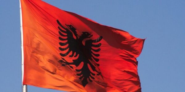 ألبانيا تقطع العلاقات مع إيران.. وتطرد دبلوماسييها
