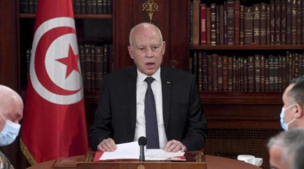 مستشار رئيس تونس: هناك اتجاه لتغيير النظام السياسي في البلاد