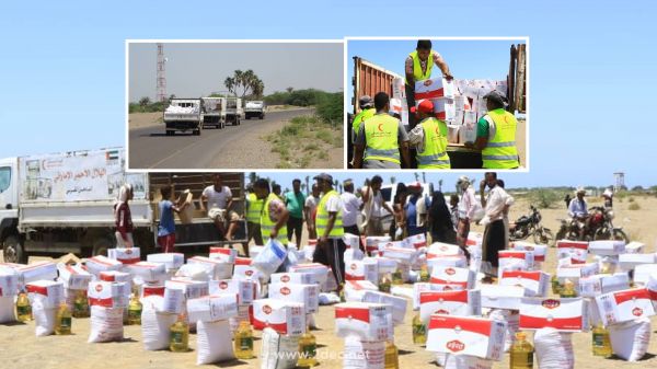 معونات غذائية إماراتية للنازحين في مخيم الوعرة بالساحل الغربي 