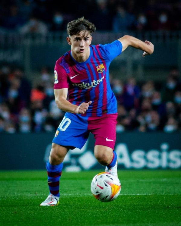 قريبًا.. برشلونة يجدد عقد جافي 