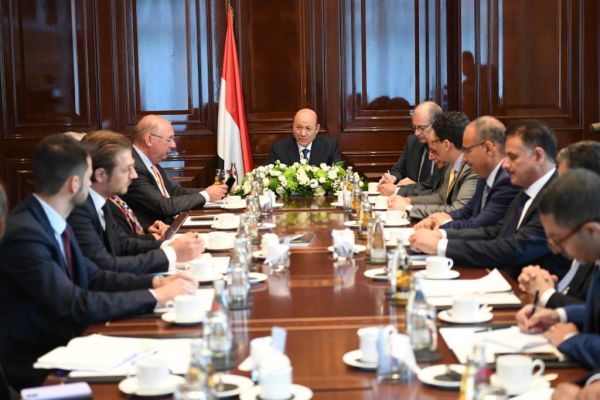 في لقاء بالمنظمات والخبراء الالمان.. رئيس مجلس القيادة الرئاسي يؤكد الالتزام بنهج السلام الشامل في اليمن