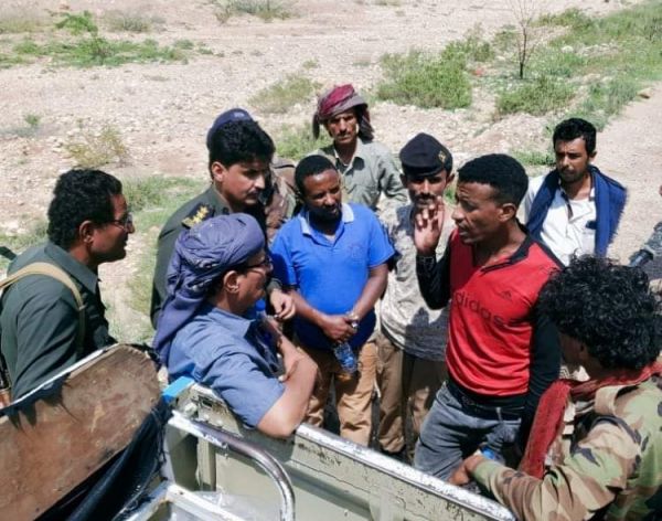 شبوة: عقب ساعتين على ارتكاب الجريمة.. القبض على 4 متهمين بقتل مهاجر أفريقي