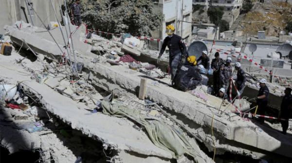 انتشال آخر جثة يرفع حصيلة المبنى المنهار في الأردن إلى 14 قتيلاً