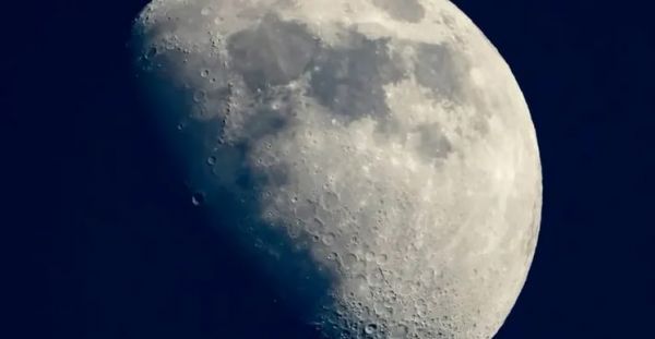 الإمارات تسطر تاريخا جديدا.. بأول مركبة فضائية إلى القمر