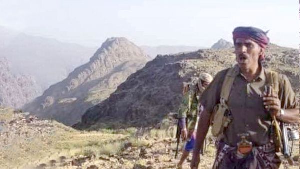 لليوم الثاني.. مقاتلو جبل مراد يواصلون دحر الحوثيين جنوب غرب مأرب