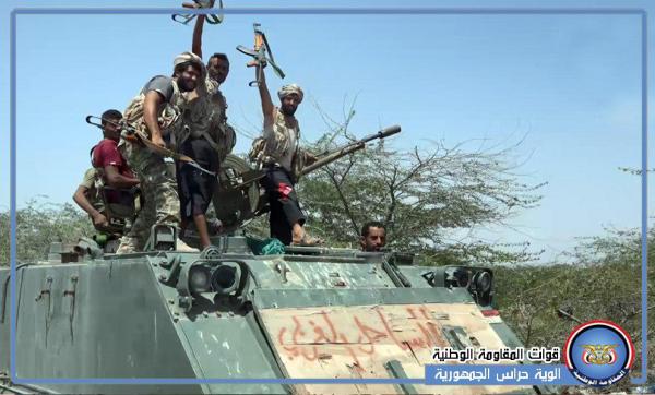 المقاومة المشتركة تستعيد أسلحة ثقيلة نهبتها مليشيات الحوثي من مخازن الدولة - فيديو