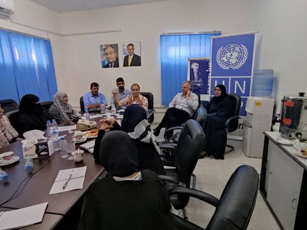 في اجتماع بمقر الأمم المتحدة في عدن.. رئيسة دائرة المنظمات في سياسي المقاومة تستعرض الوضع المأساوي لنازحي الساحل الغربي 