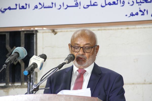 ‏محافظ الحديدة من المخا: تتزامن احتفالاتنا بأعياد الثورة مع انتصارات تنموية يشهدها الساحل الغربي برعاية العميد طارق صالح 