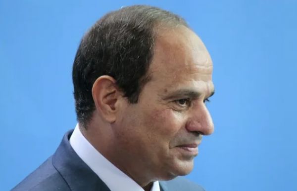 السيسي: حل مشكلة استيراد مستلزمات الإنتاج خلال شهرين