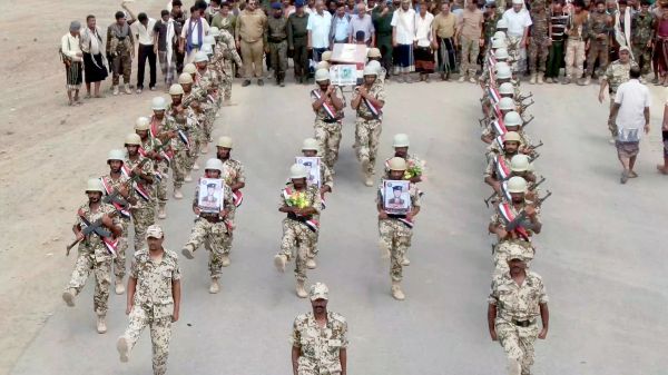 فيديو+صور| المخا.. تشييع مهيب لجثمان بطل الأمن الشهيد جابر الشامي 
