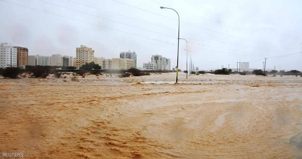 شاهين يضرب اليابسة في عمان ويتحول إلى عاصفة مدارية