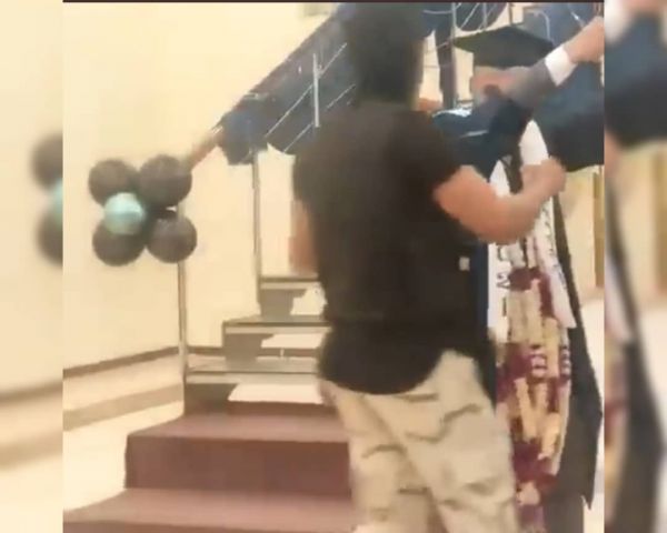 تقرير| مليشيا الظلام تتفنن في ابتكار وسائلها لقهر شباب الجامعات  