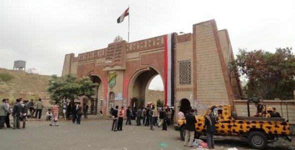 الجياع يصيبون مليشيا الحوثي بالرعب في صنعاء وهستيريا تطال ماجدات اليمن بالاعتداءات والخطف