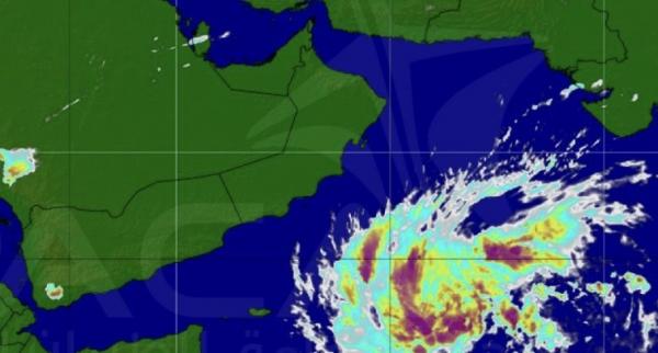تحذيرات من عاصفة مدارية متجهة نحو السواحل الشرقية لليمن