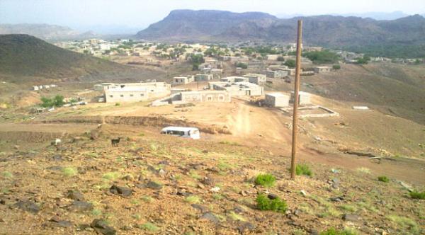 لحج.. إصابة طفلين بقصف حوثي على مساكن للنازحين في المسيمير