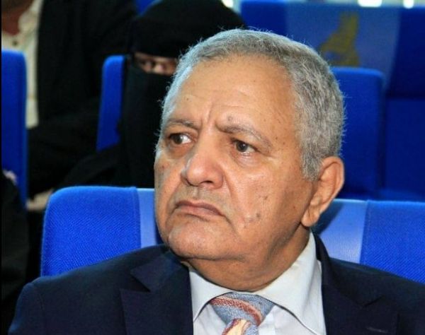 نقيب الصيادلة يدعو إلى فتح تحقيق عاجل حول قضية موت مرضى السرطان بعلاج مغشوش في صنعاء