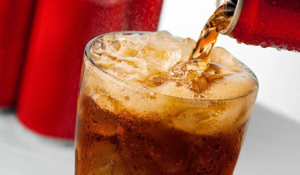 دراسة: شرب "الدايت" على مدار أسبوعين كافيا لزيادة بكتيريا الأمعاء
