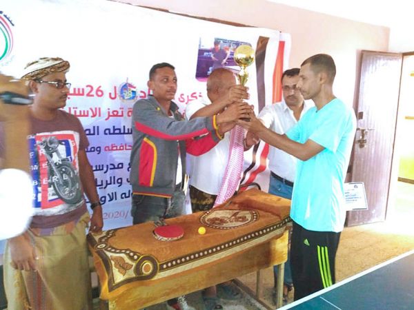 حميدان يحرز لقب بطولة التنس بالمخا