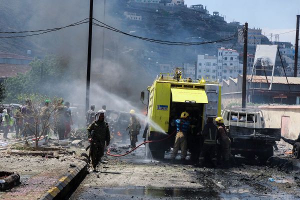 قيادة ألوية العمالقة تدين استهدف موكب محافظ عدن